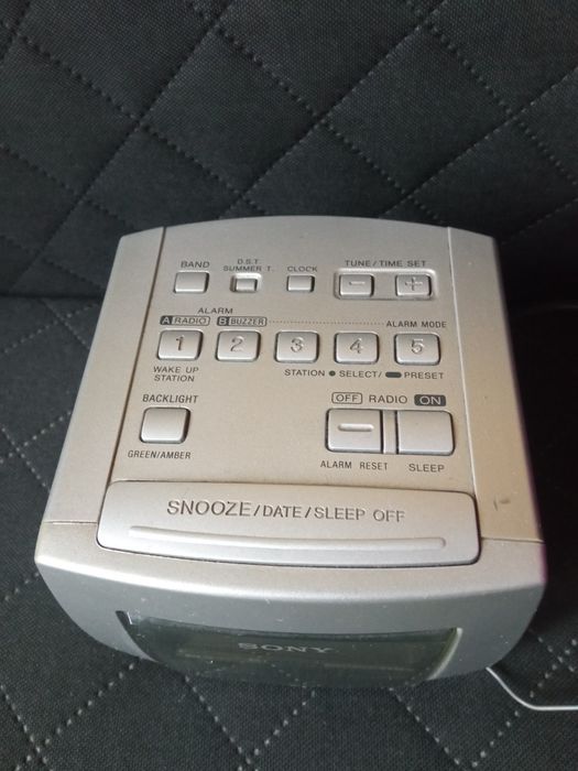Radiobudzik Vintage SONY Dream Machine ICF-C113L Podwójny alarm