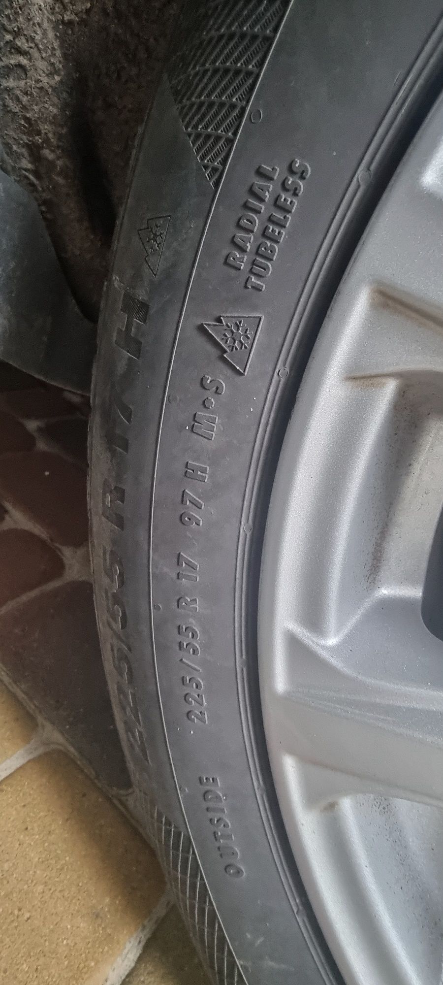 Alufelgi 17cal  5x108 czujniki ciśnień opony zimowe