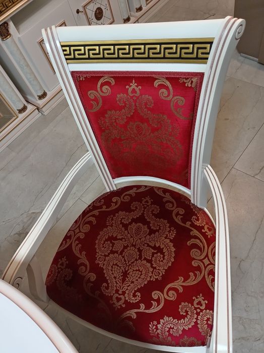 Stół rozkładany + 8 krzeseł Versace