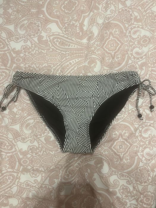 Top e cuecas de biquini