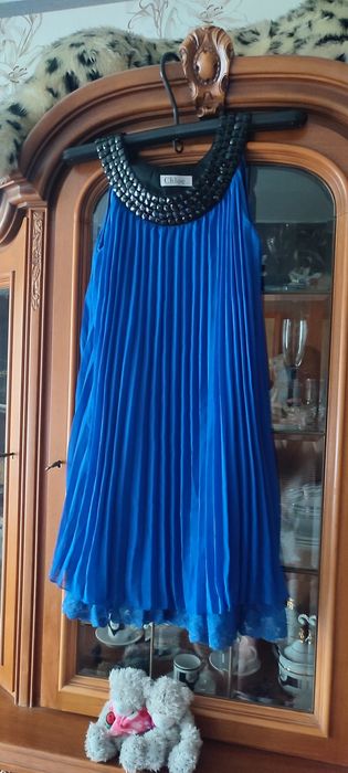 Гарний яскравий сарафан