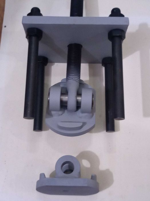 Ściągacz tulei cylindrowych Ursus C-330 i Ursus C-360.