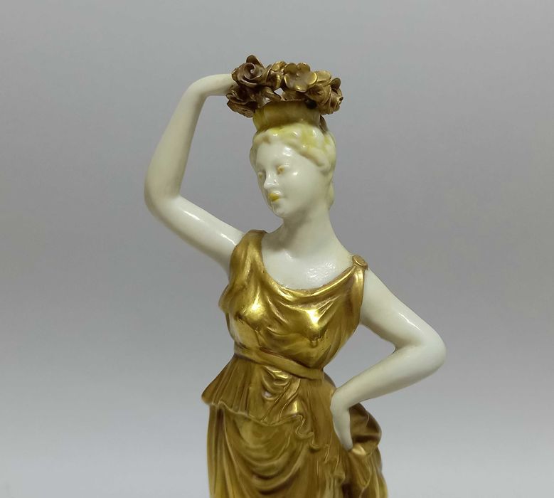 Muza, alegoria, złocona figurka Volkstedt. przed 1936 r.