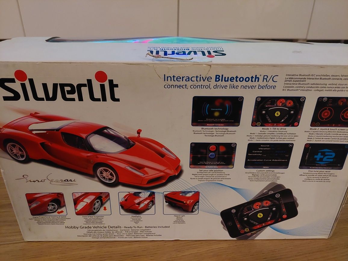 Silverlit Ferrari Enzo R/C Bluetooth Carro Telecomandado