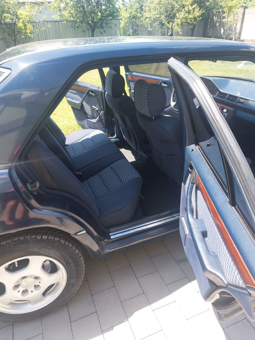 Mercedes w124 220