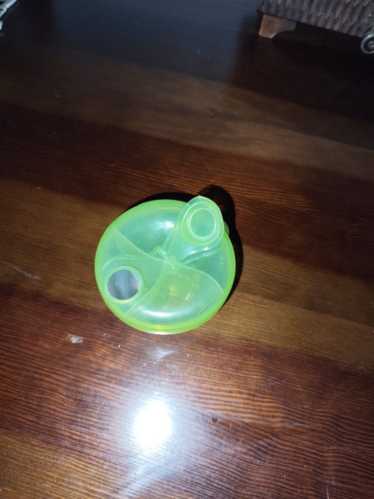 Pokrowiec termiczny na butelkę Miniland plus pojemnik na mleko w prosz