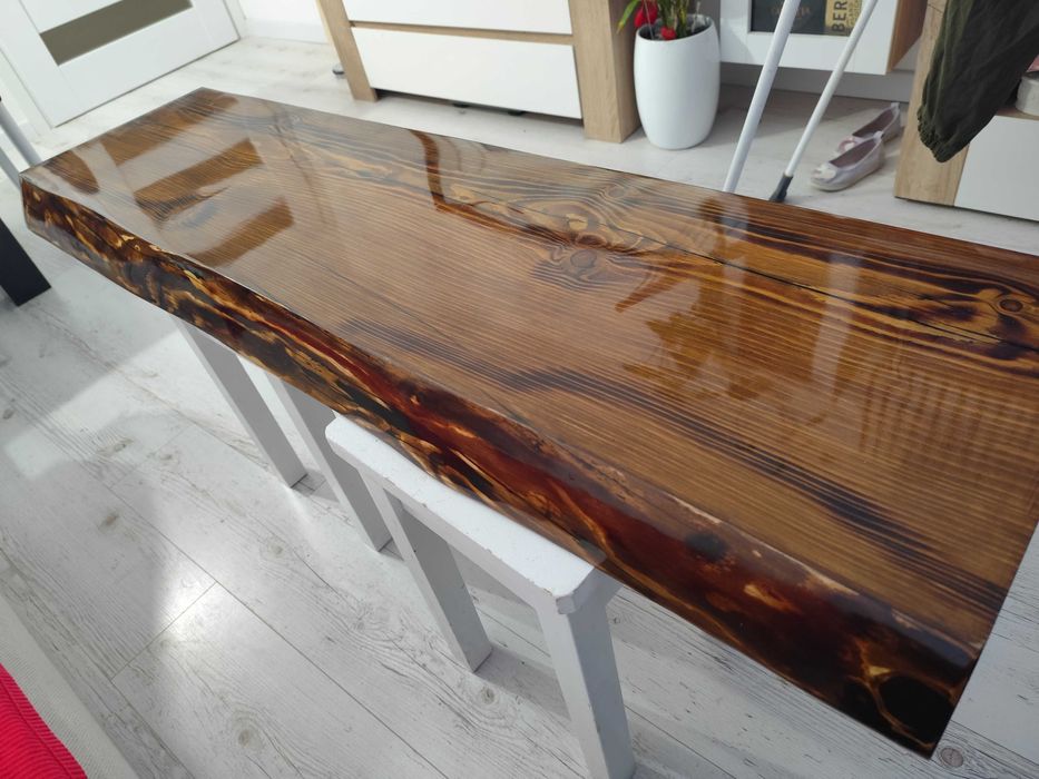 Blat łazienkowy  drewniany z żywicy .