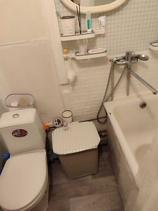 Продам 1-кімнатну квартиру по вул. Волковича 21