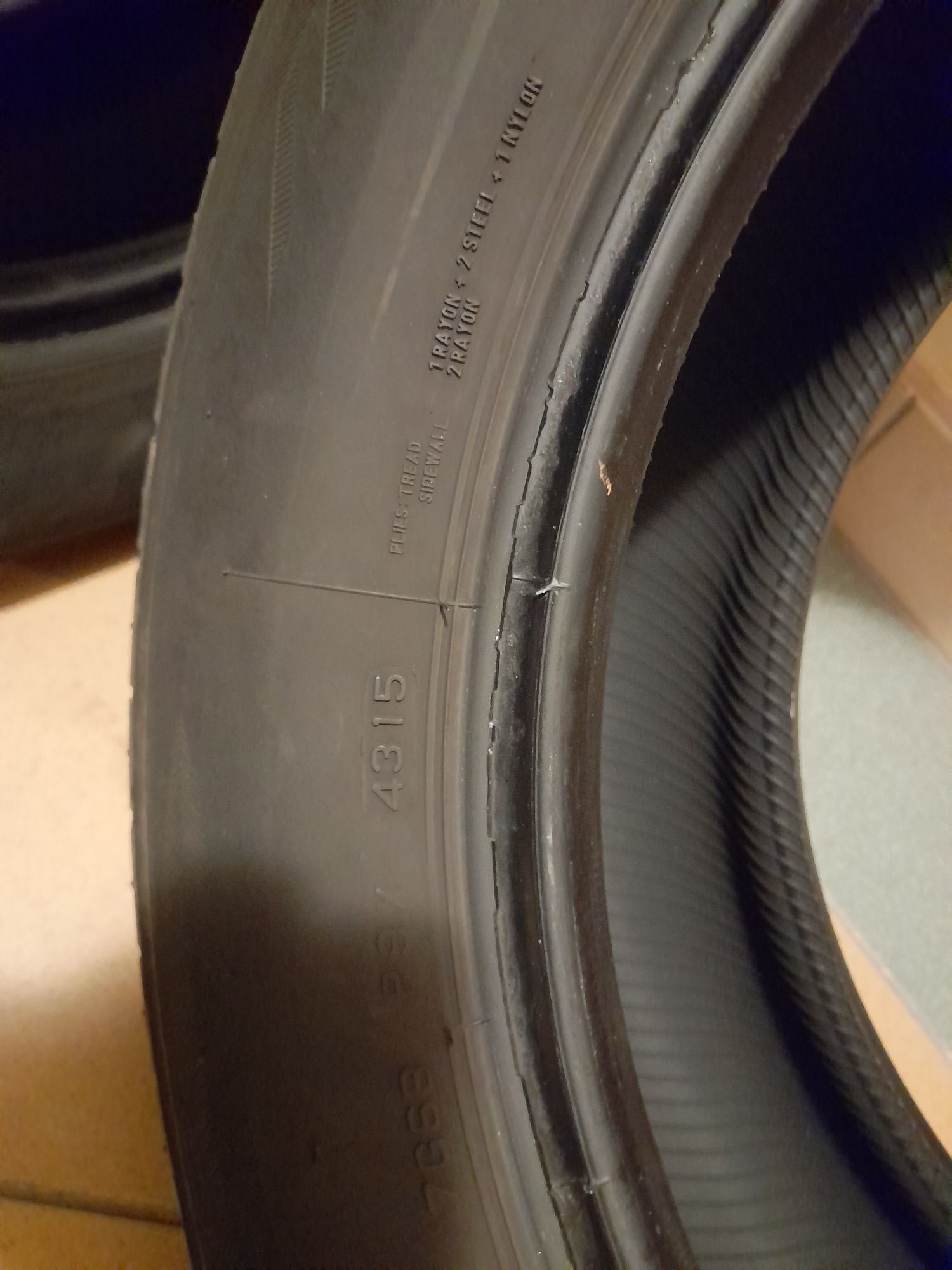 Bridgestone Putenza 235/55/17 99V  2szt.