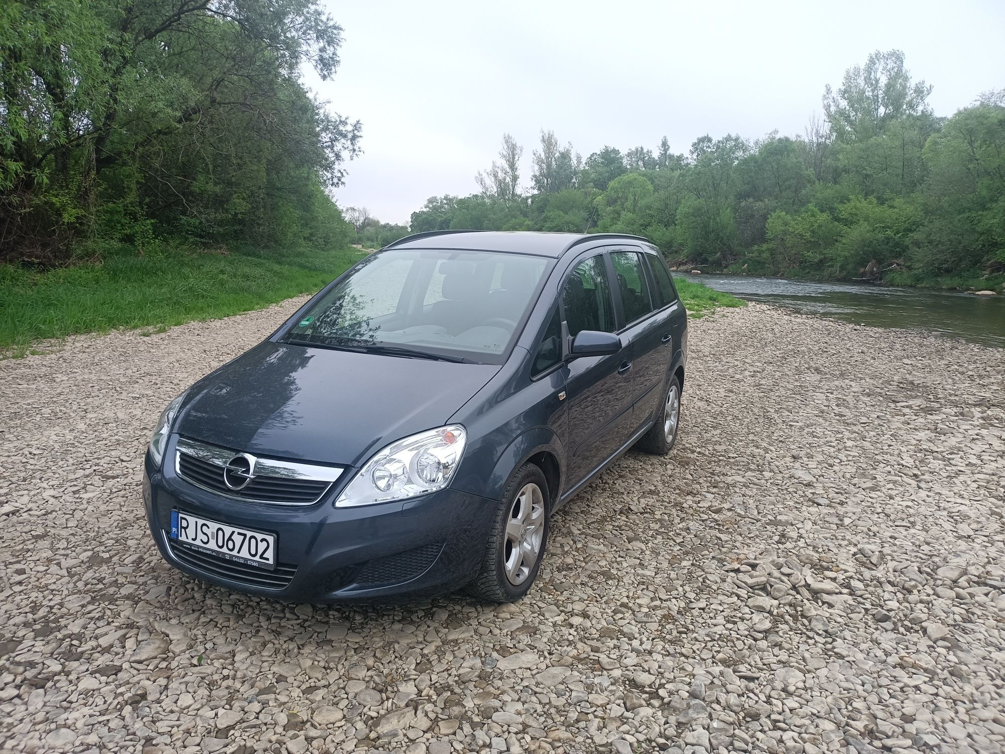 opel zafira sprowadzony z NIEMIEC 7-osobowy 1,8 benzyna