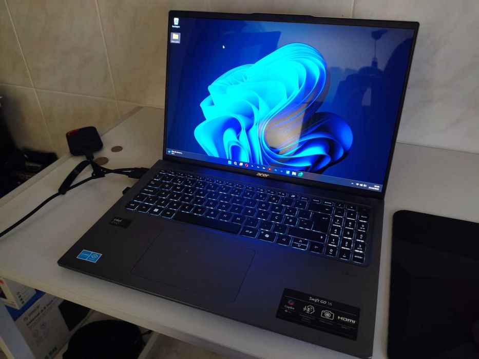 Portátil Acer Swift Go 16 SFG14-72 NA GARANTIA COMO NOVO