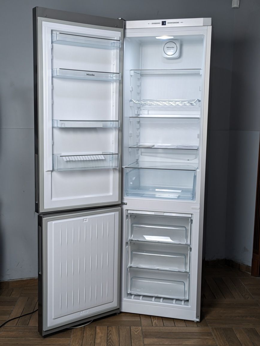 Холодильник Miele Чорне скло KFN 29132 D edt/cs з Німеччини