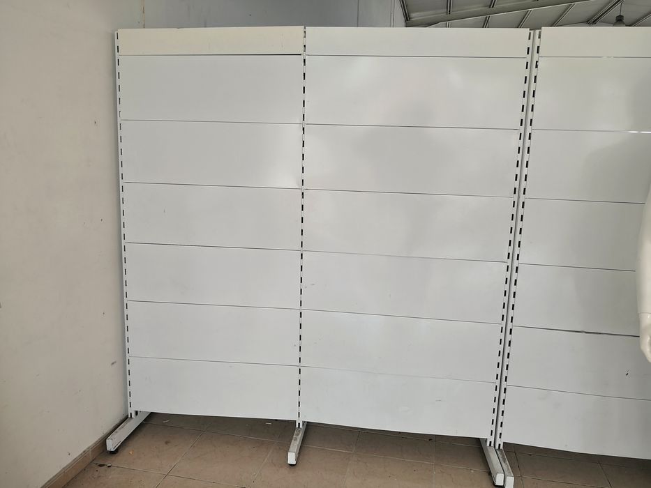 Painel metálico usado em bom estado