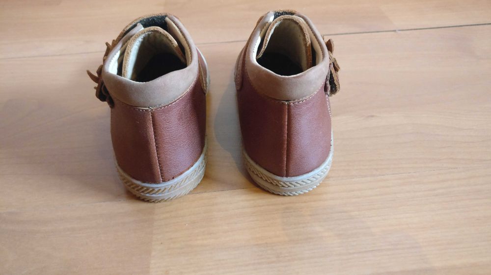 Sapato-bota para menina T.24