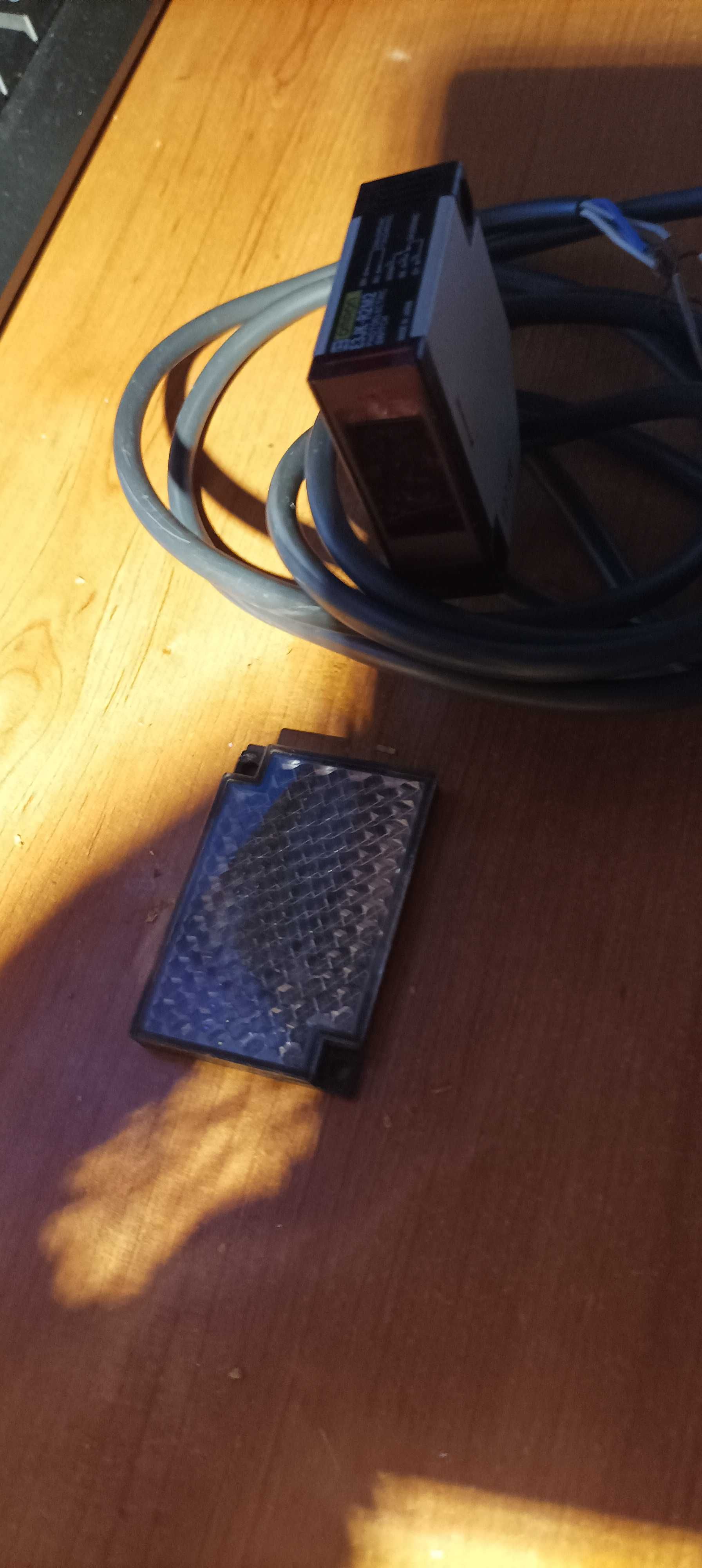 sensor fotoelétrico OMRON E3JK-R2M2