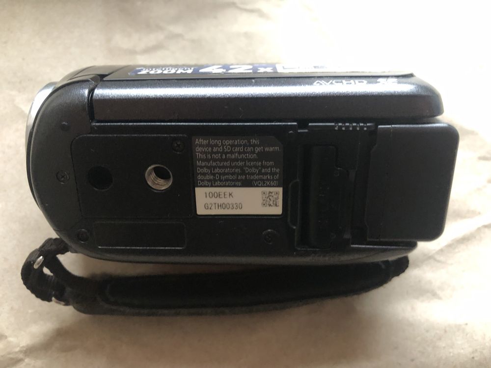 Відеокамера Panasonic HC-V100