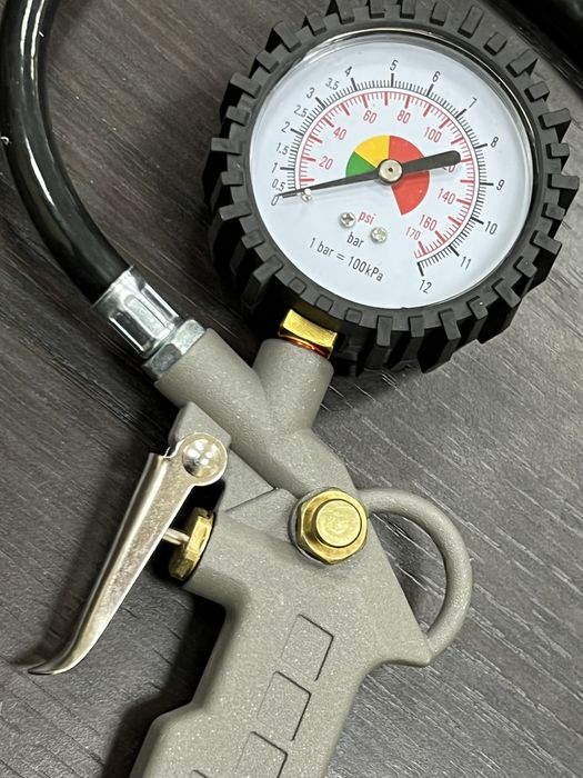 Пистолет для подкачки колес с манометром AIRKRAFT STG-05