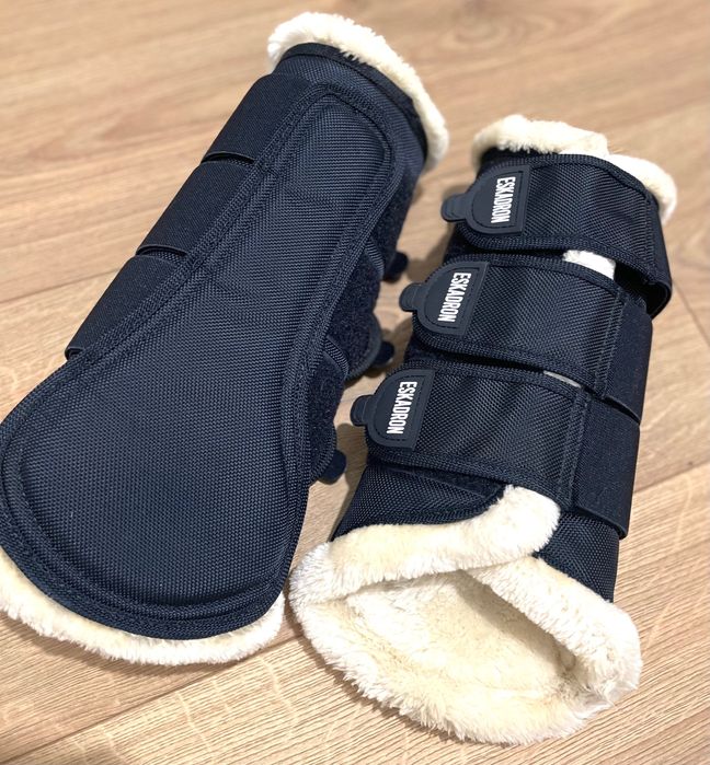 Ochraniacze Eskadron faux fur navy