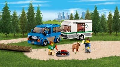 Lego City Van z przyczepą kempingową 60117