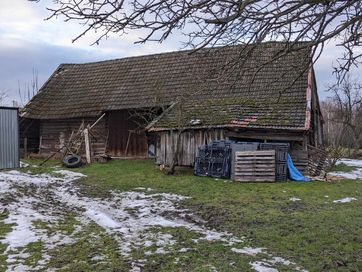 Sprzedam starą stodołę do rozbiórki