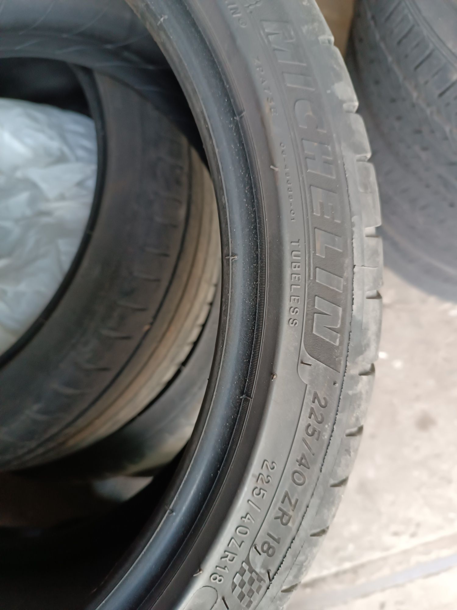 Продам шини Michelin pilot sport 4  225*40*18