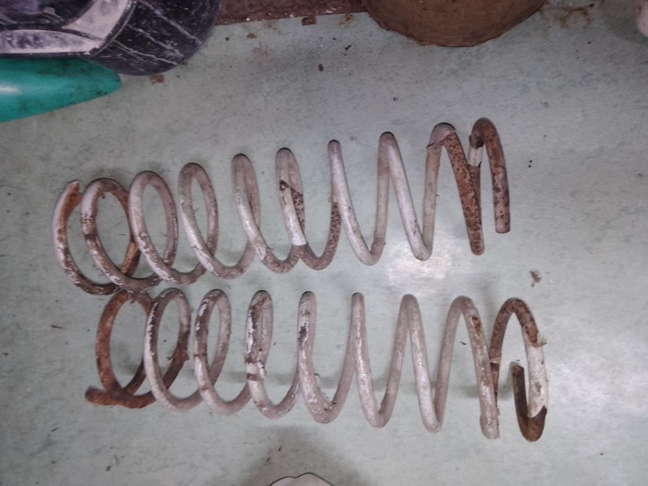 Продам пружины в хорошем состоянии.