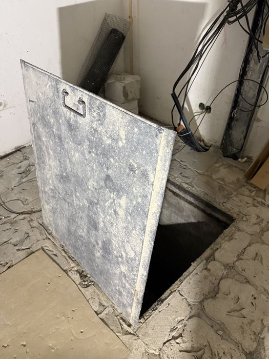 Люк для погреба металевий 800х900 мм