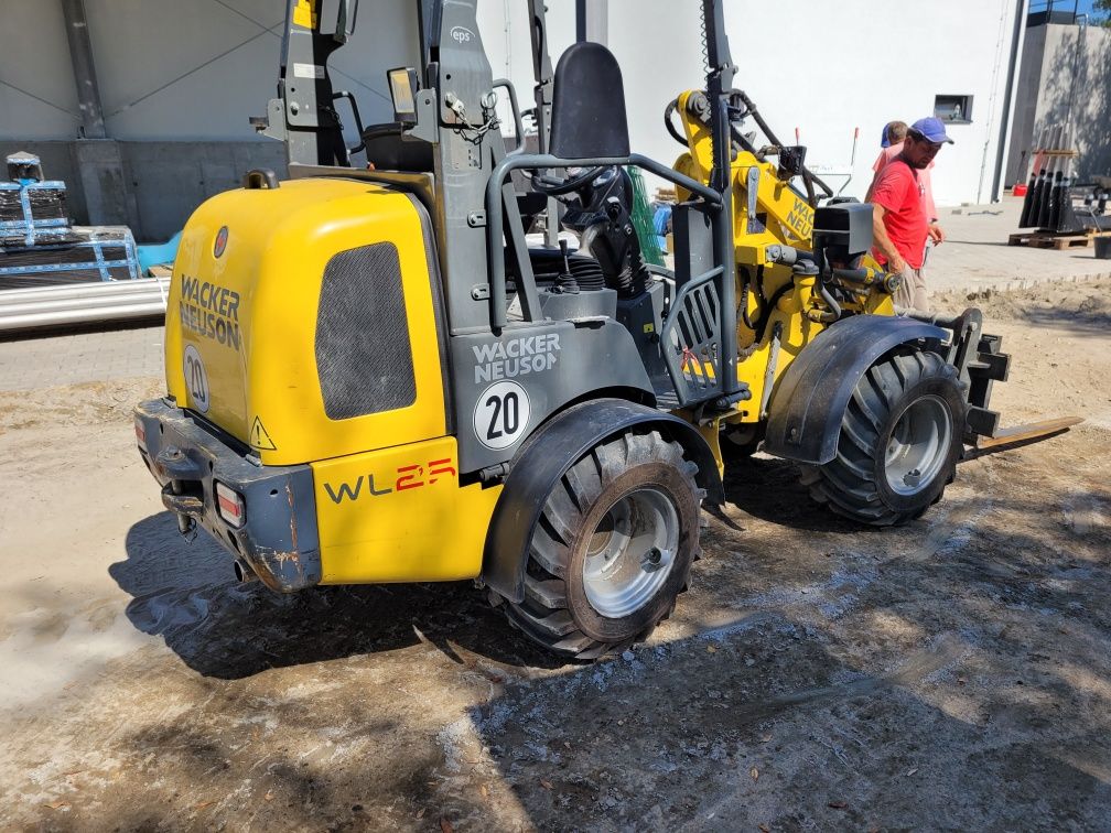 Miniładowarka przegubowa łamana wacker neuson wl25 weidemann schaffer