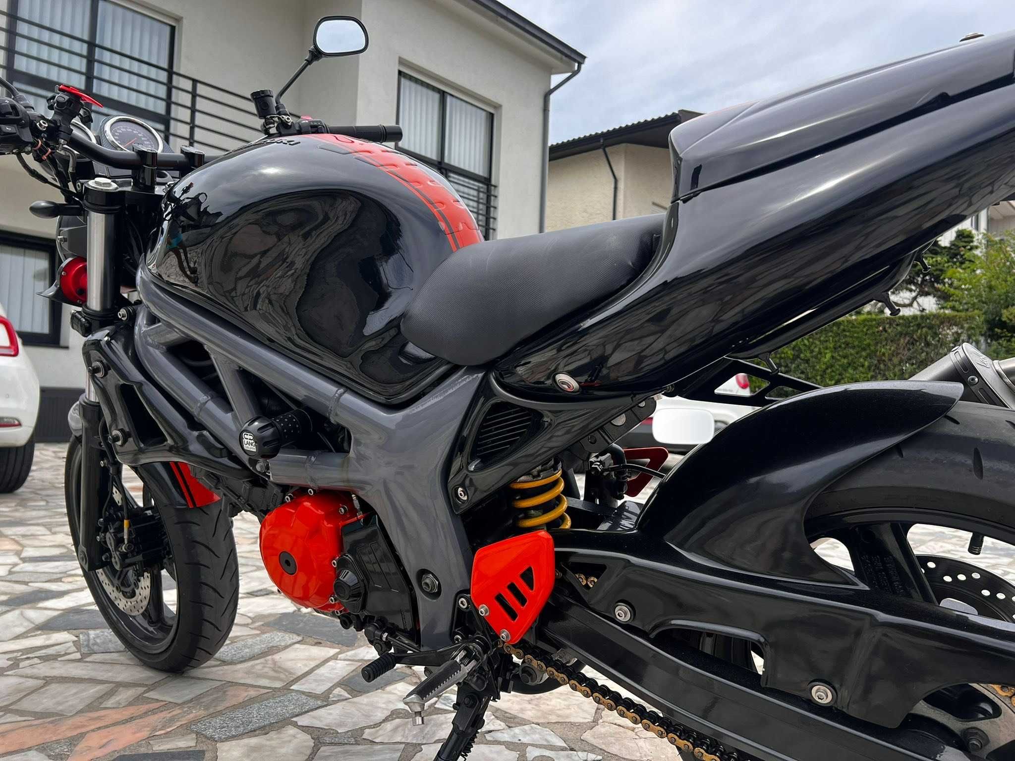 SUZUKI SV605 de estimação