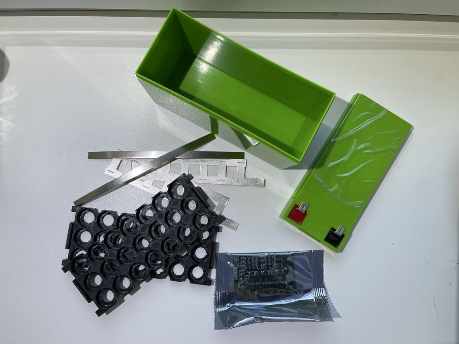 Корпус для сборки аккумулятора 12в 7ач 9ач на 18650