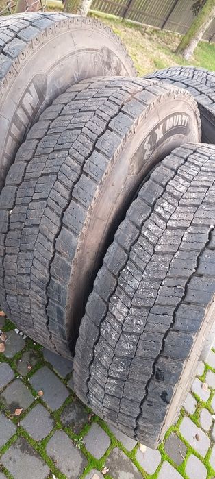 Opona 315/ 80 .22.5 Michelin