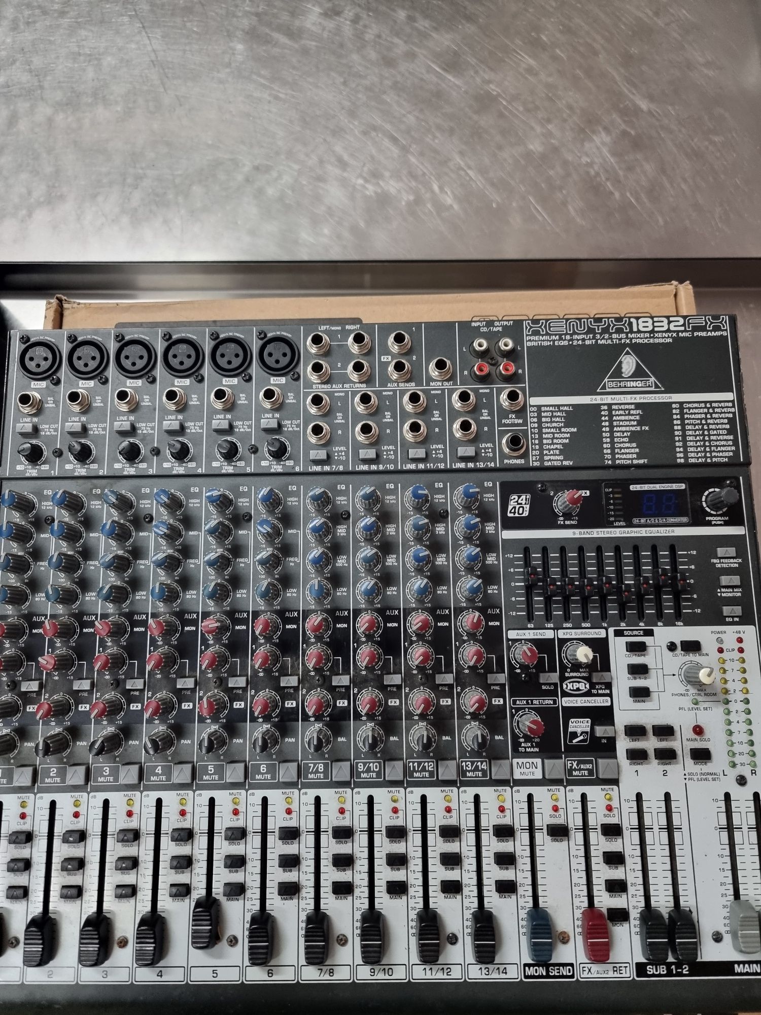 Mikser Behringer xenyx 1832 FX