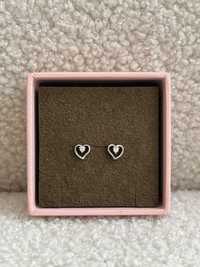 Srebrne kolczyki z cyrkoniami w kształcie serca