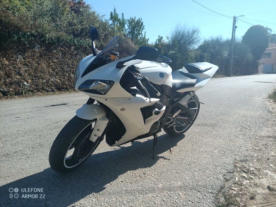 Yamaha YZF R1 como nova