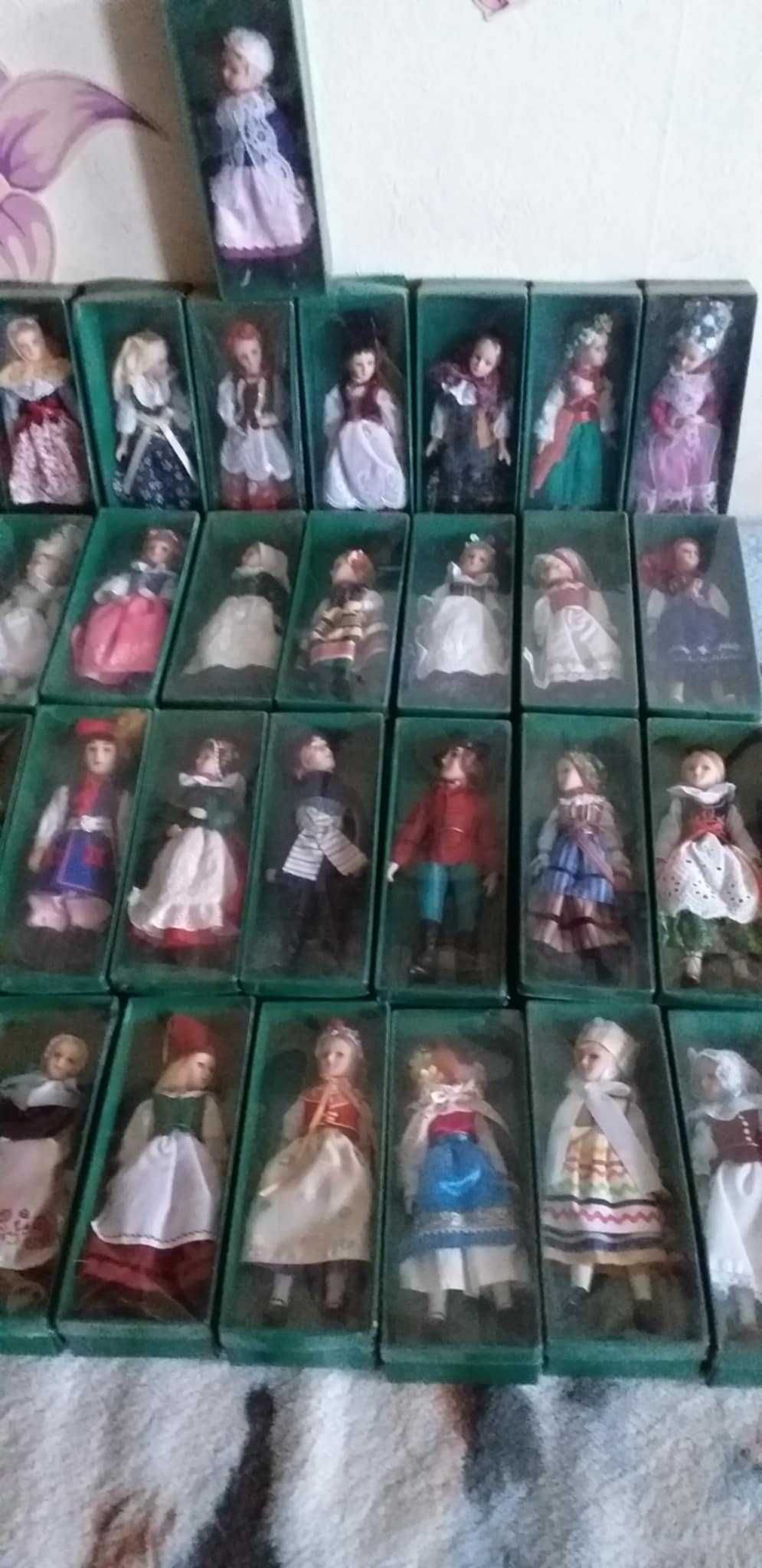 33 Lalki z kolekcji "Polskie stroje ludowe"