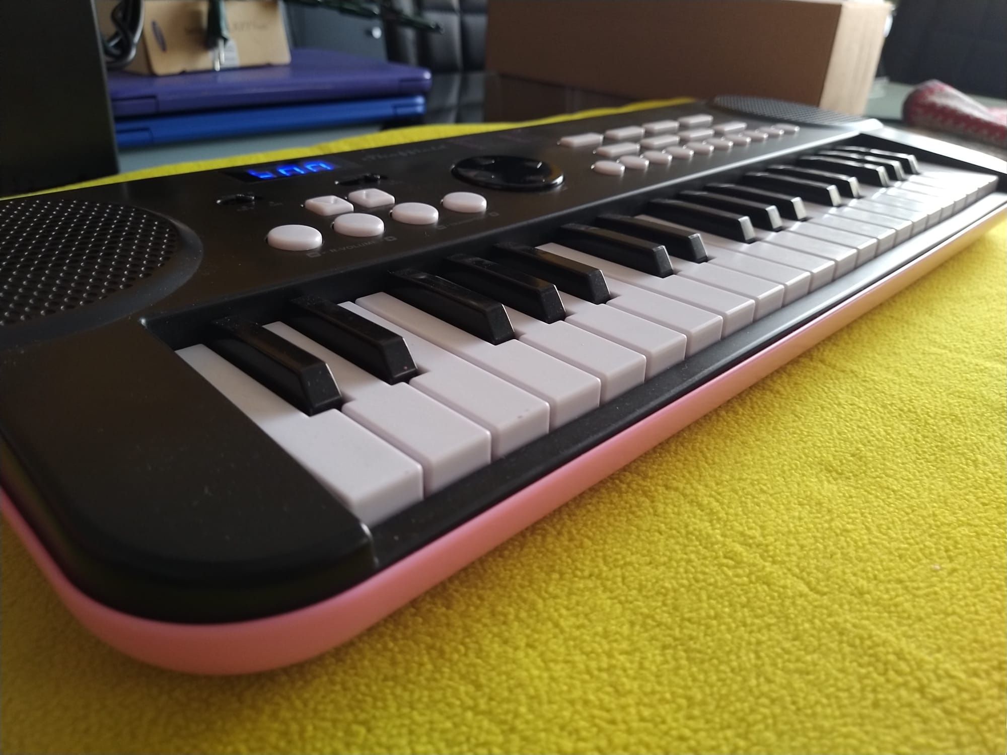 Piano teclado música órgão casas escola apartamento carro.