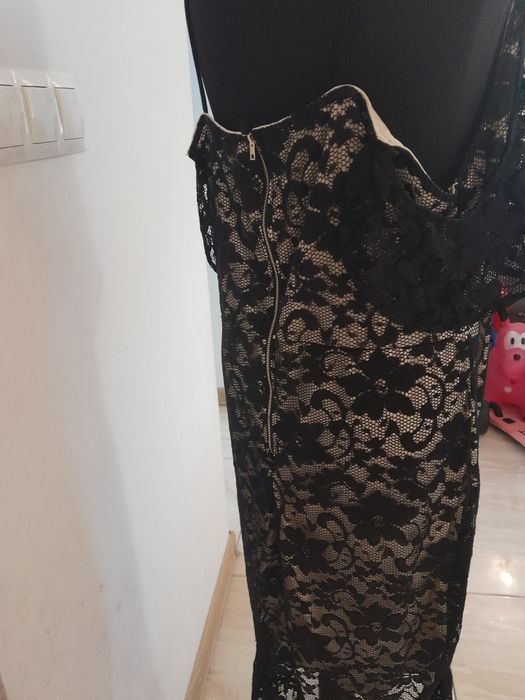 Piękna elegacka sukienka na ramiączkach koronką syrenka XL 42