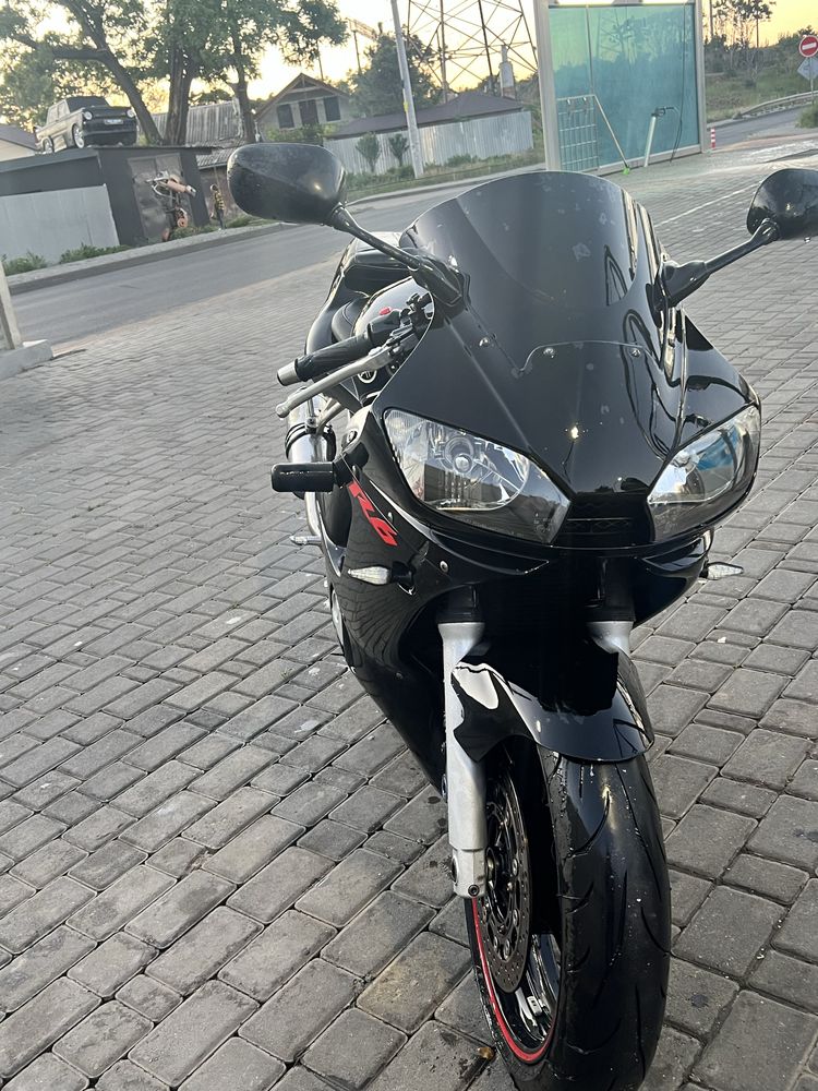 Yamaha yzf r6 спортбайк