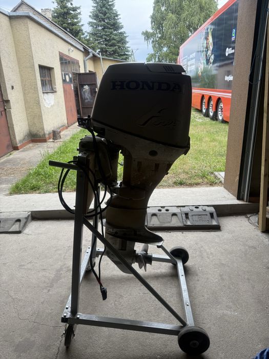 Zimowanie Łodzi Jachtów Motorówek Przyczep