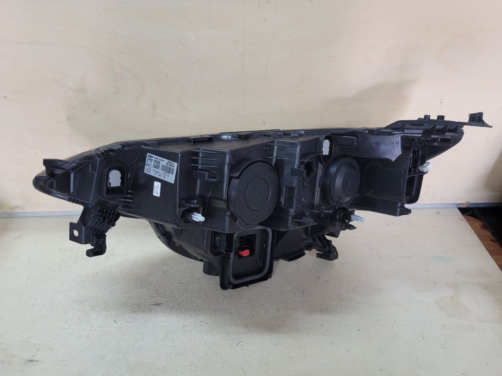 Renault Megane IV 4 lampa prawa