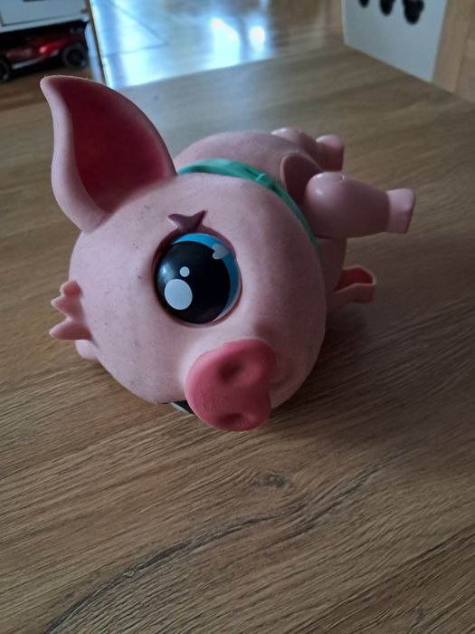 Interaktywna świnka LITTLE LIVE PETS PIGGLY chodziI tańczy