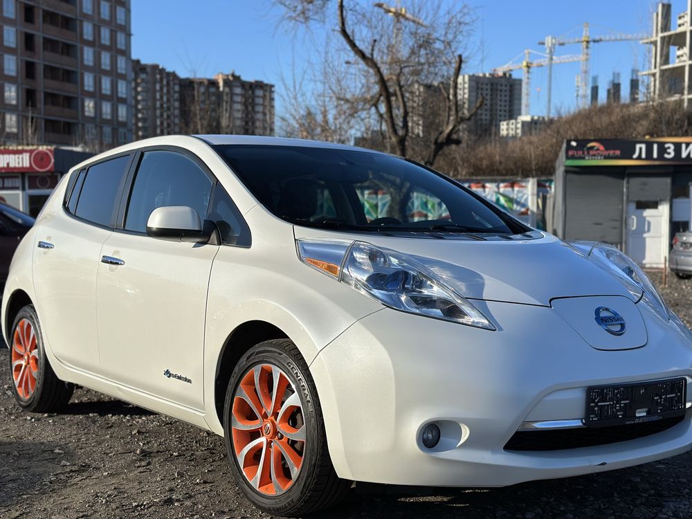 Nissan Leaf 2013р. 11/12 поділок 24kwh батарея з Норвегії