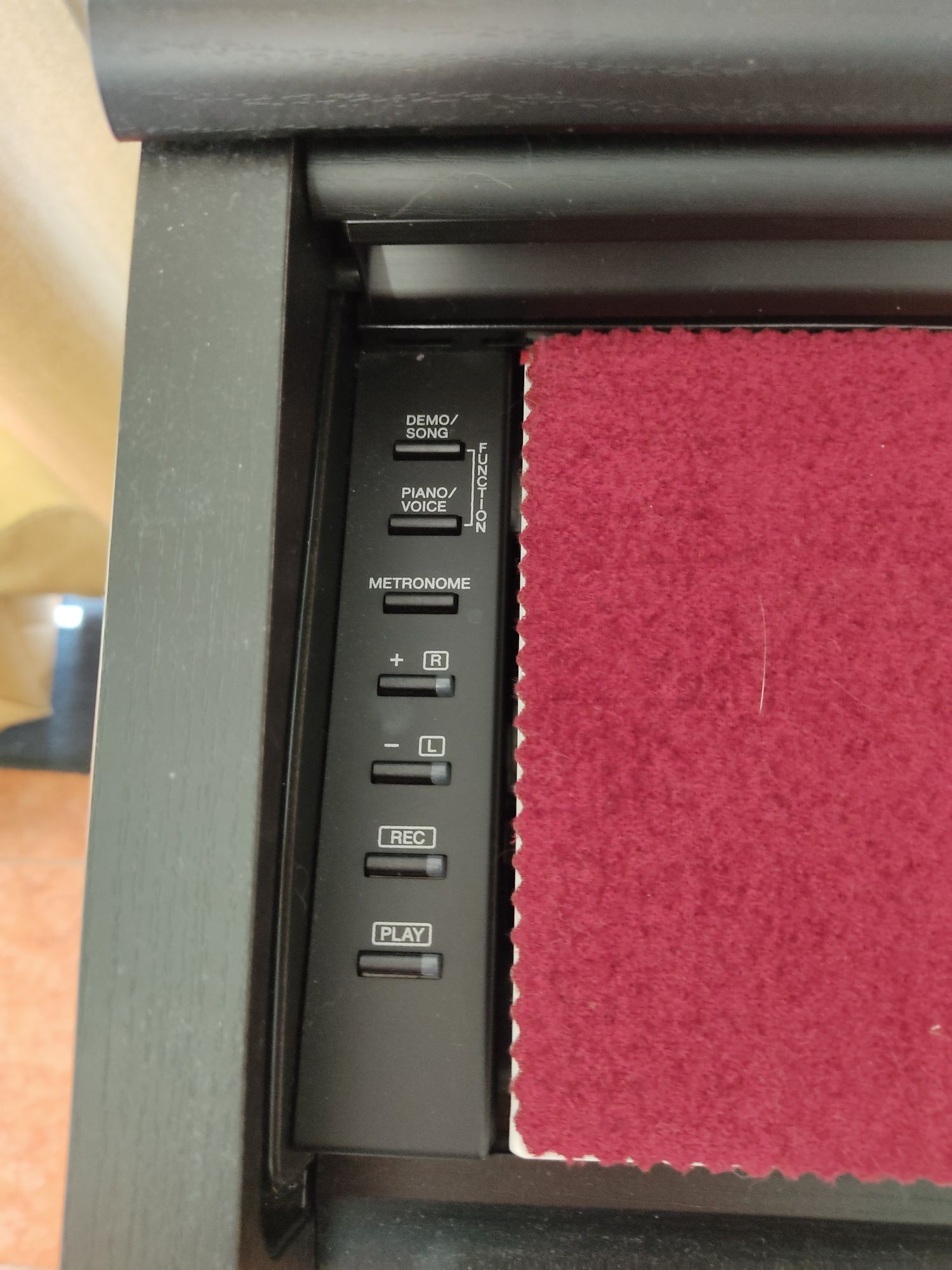 Piano Yamaha YDP-144
