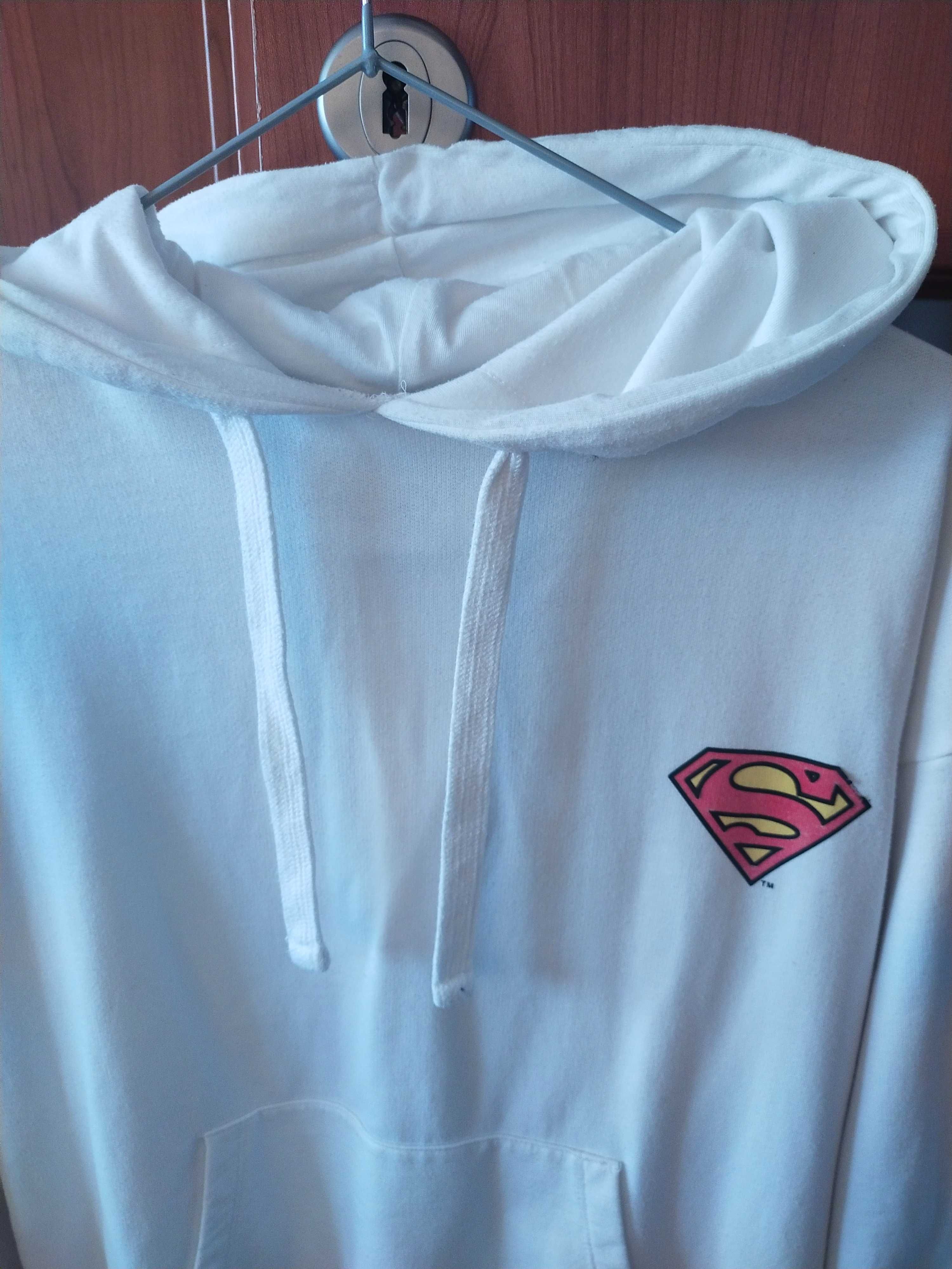 biała bluza  Sinsay z  kapturem i logo Superman rozmiar XS