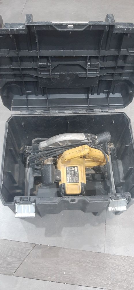 Pilarka tarczowa DeWalt DWE550