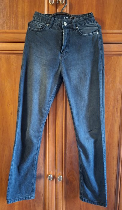 Прямі джинси 34 розміру