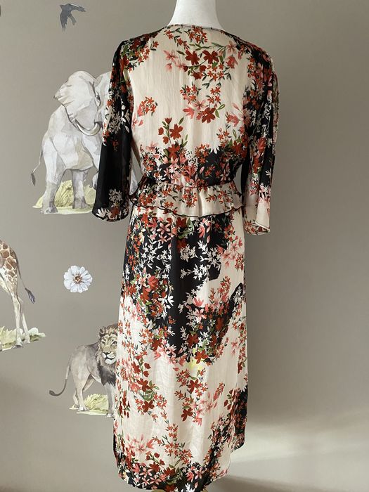 Elegancka kwiatowa sukienka midi Zara M 38 kopertowy dekolt