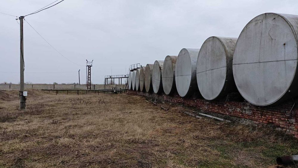 Нафтобаза, цілісний майн. комплекс Новий Буг Миколаївська обл.10575 м3