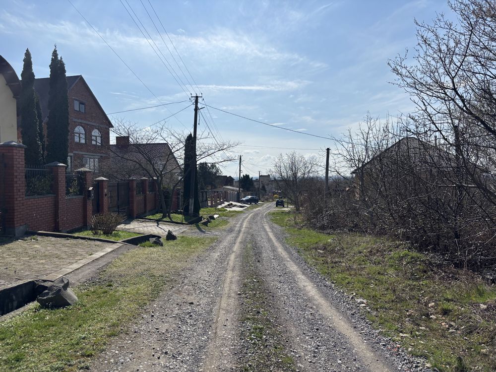 Продаж землі під будівництво в Барвінку