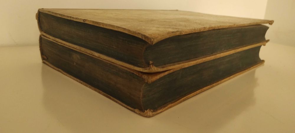 Старинные книги фолианты. Философские трактаты  Аббата Преви.